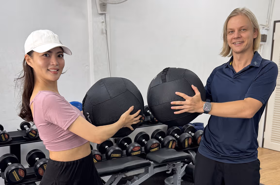 Train at our Sukhumvit studio or with a coach at home for a seamless routine.