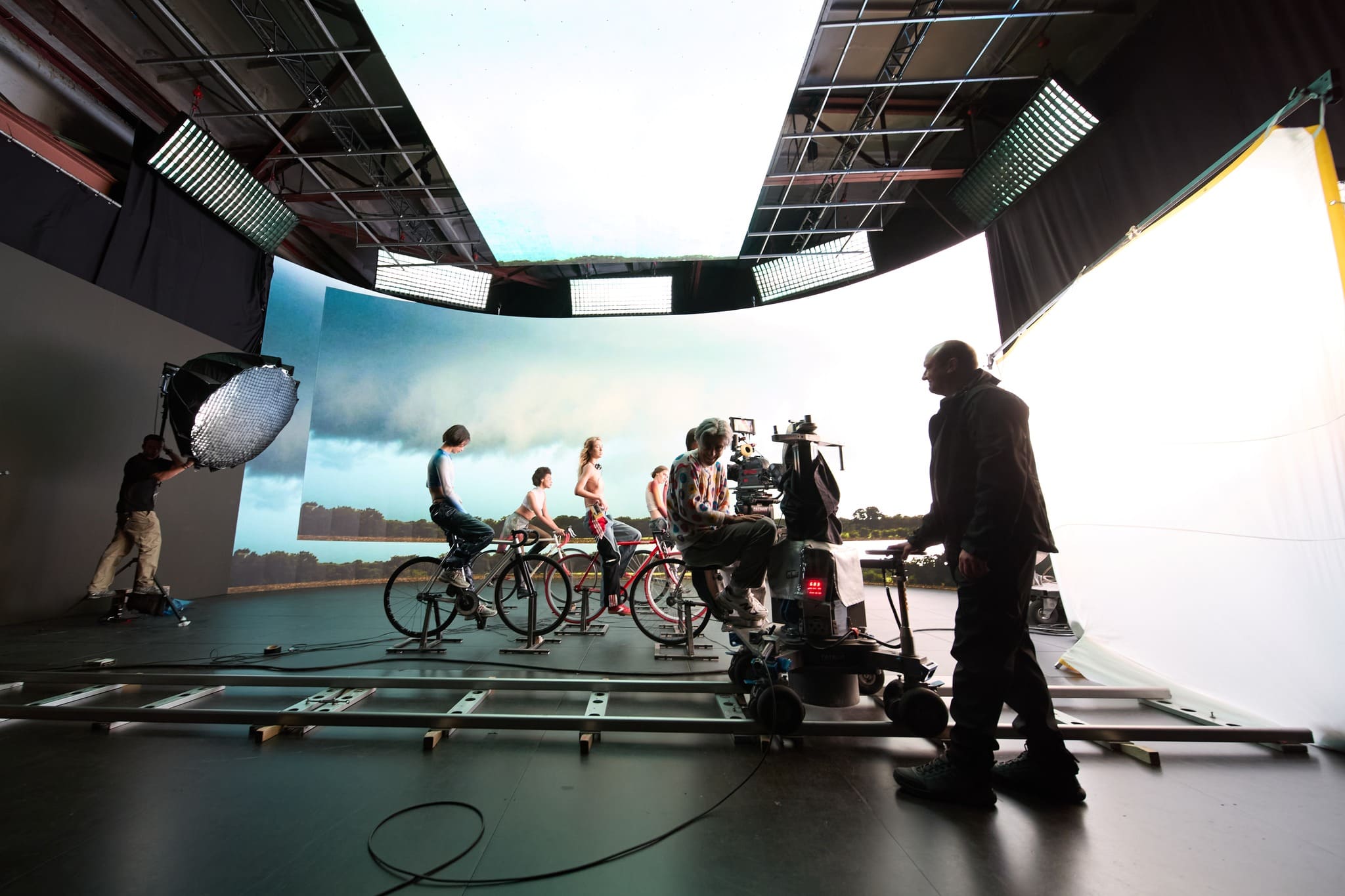 Platforma-led-display-solutions-virtual-production-one-location