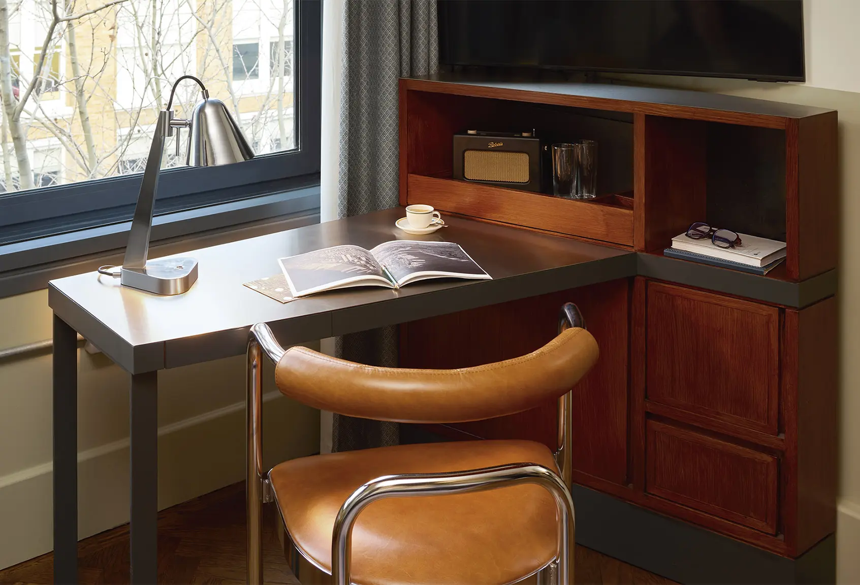 The Hoxton Shoreditch Twin Desk