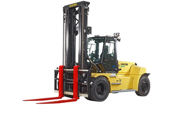 Transpallet manuali, compatti, con operatori a terra o con pedana operatore.