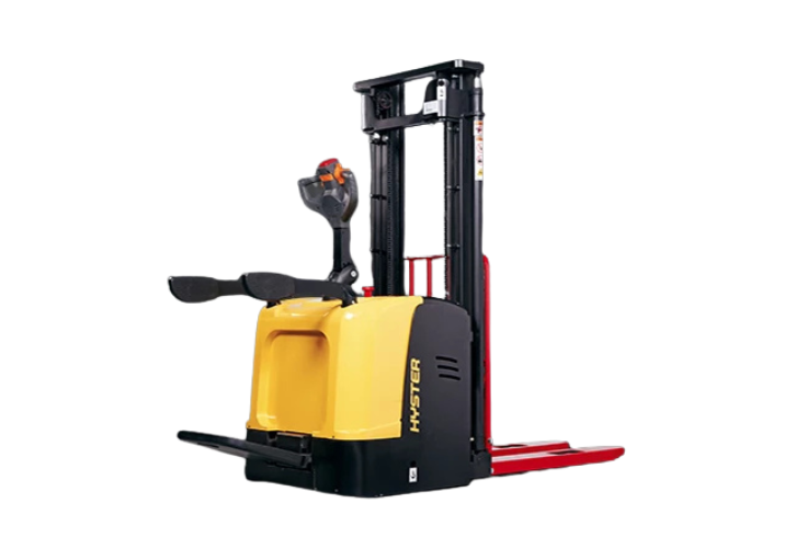 Transpallet manuali, compatti, con operatori a terra o con pedana operatore.