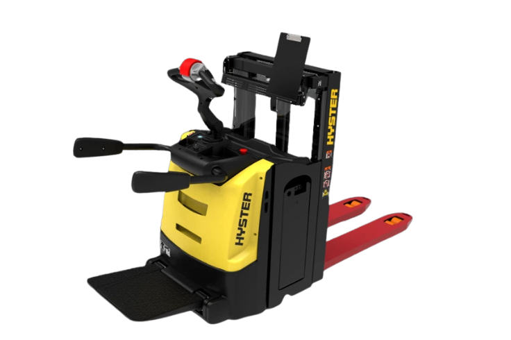 Transpallet manuali, compatti, con operatori a terra o con pedana operatore.