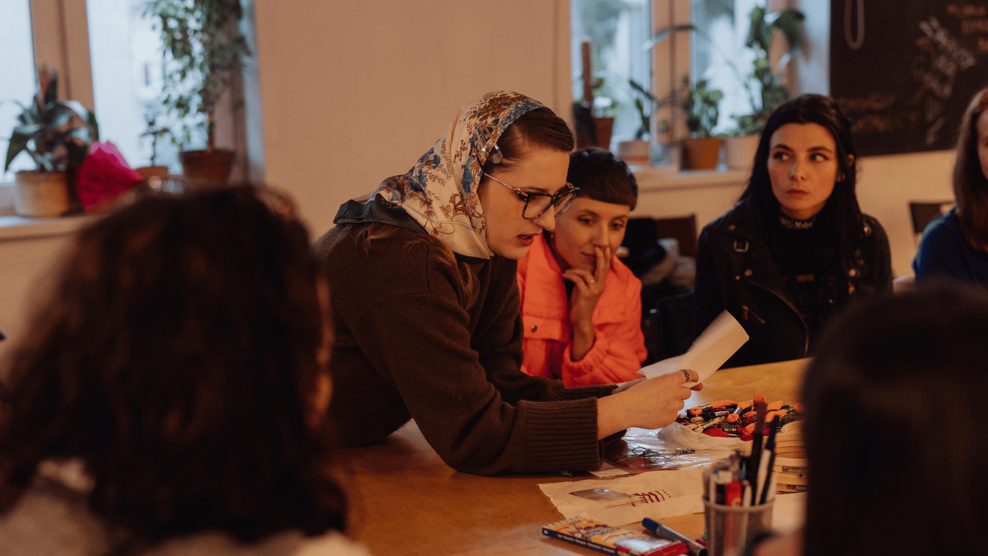 Between Art and Social Change: Women’s Artivism and Democracy