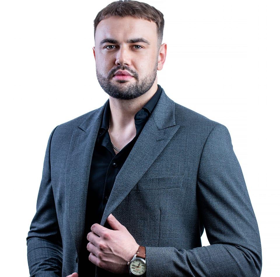 agent nieruchomości