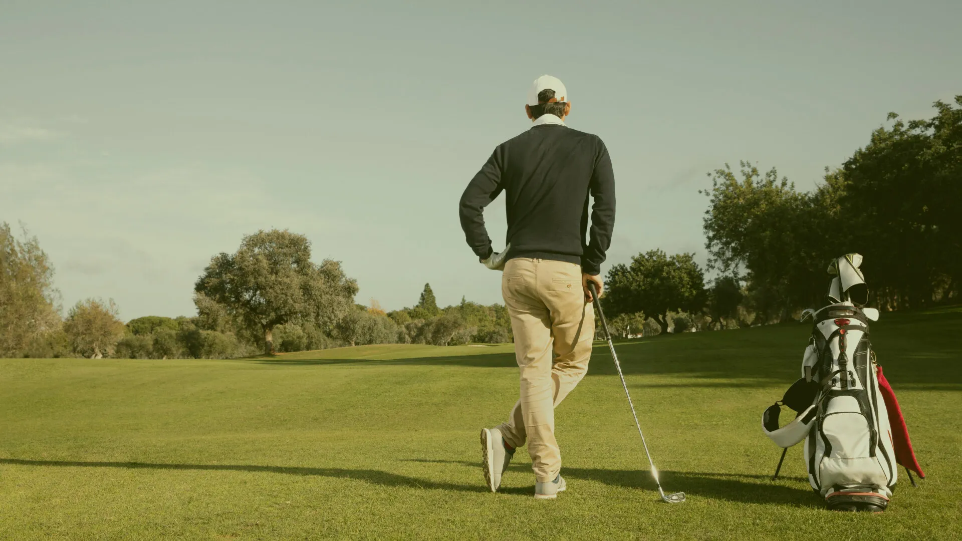 Man Play Golf