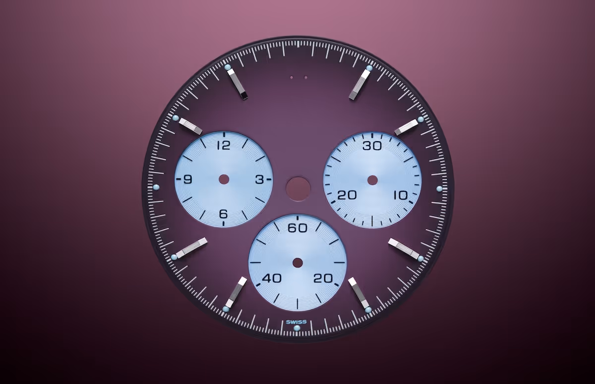 Cadran Warm Burgundy - Finitions bordeaux