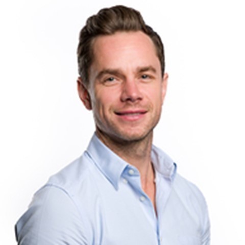 [headshot] image of customer (for a tailors & alteration shop)