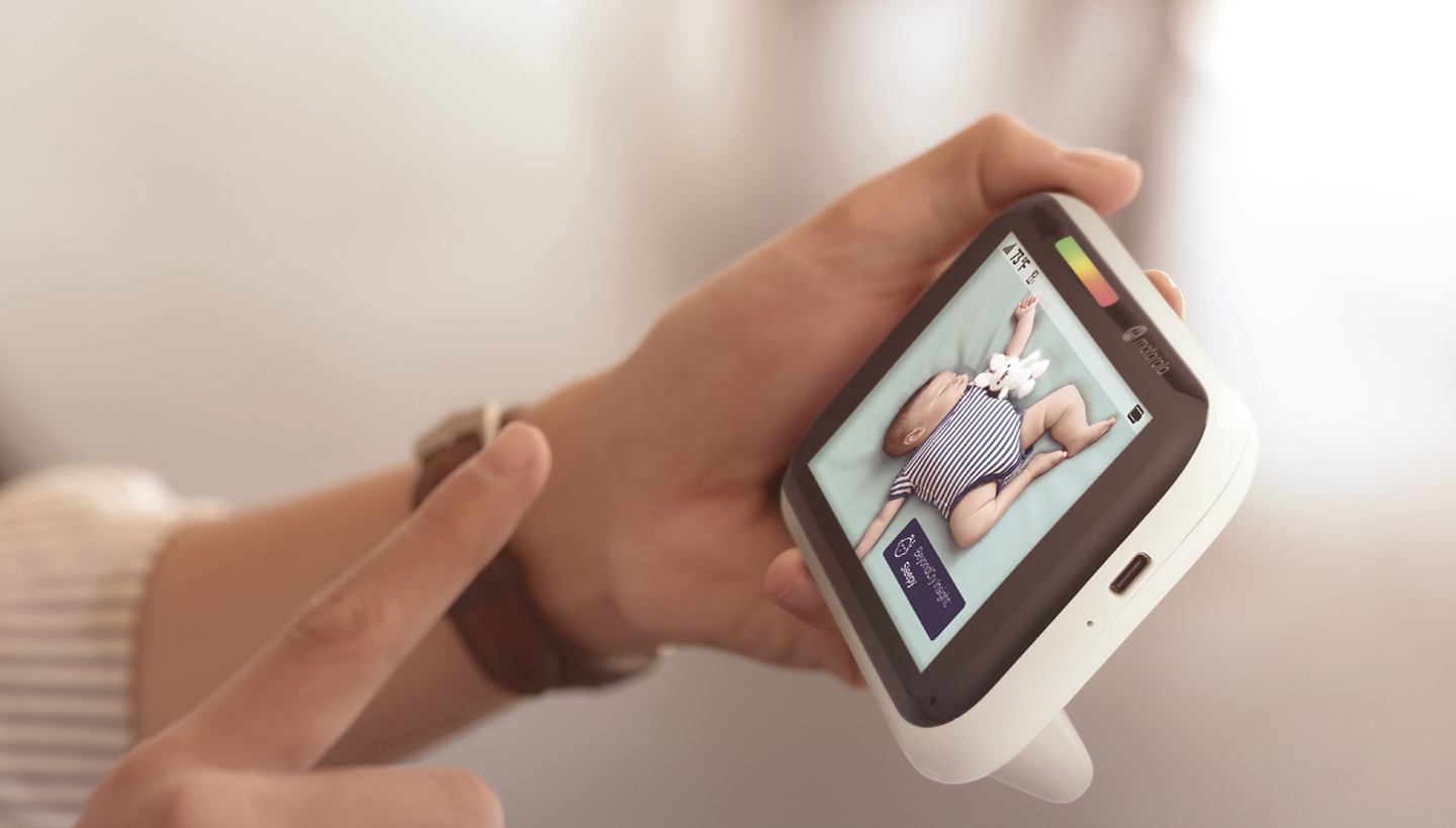 5-Inch Touchscreen + App