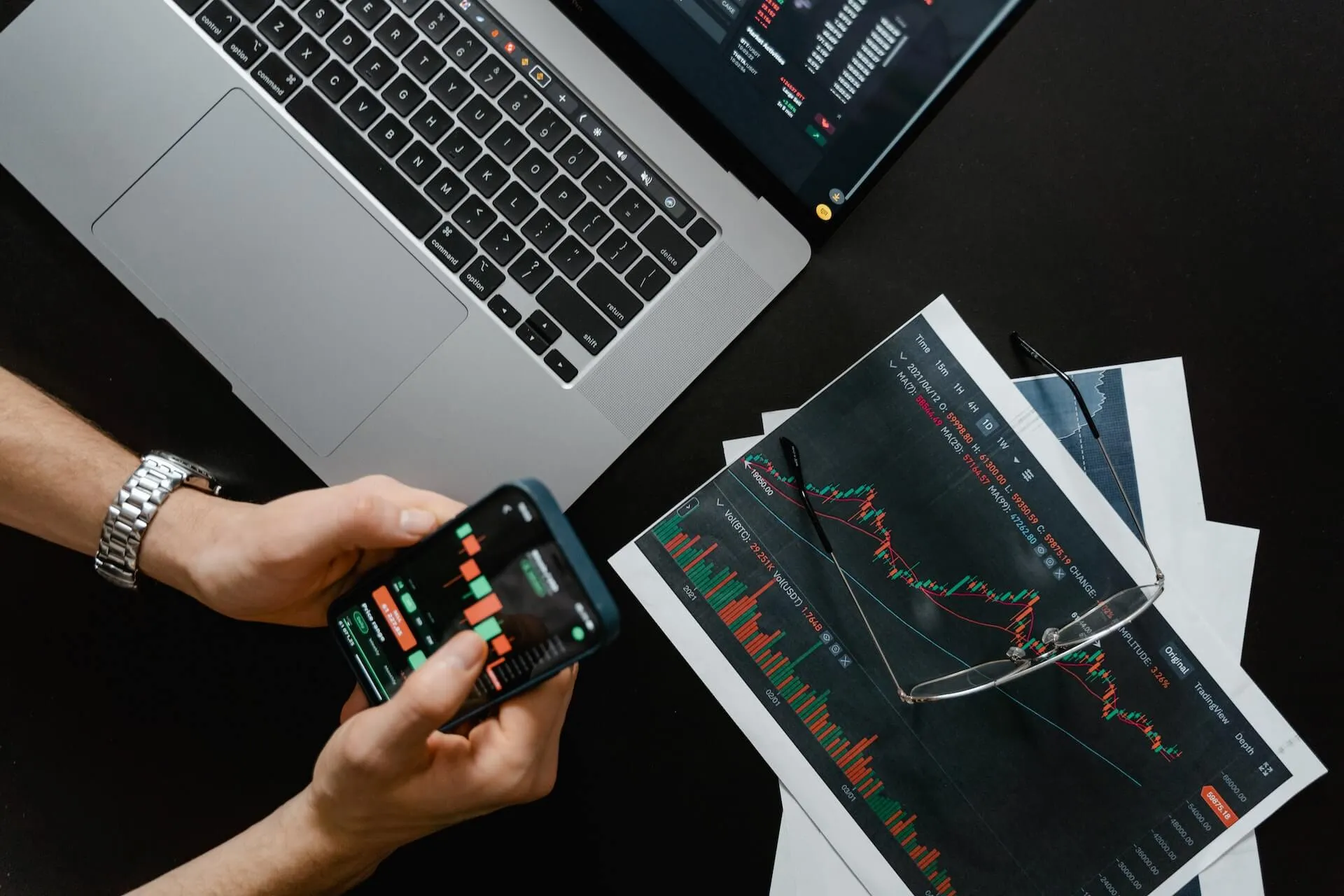 Koch - Finance Webflow ecommerce template image