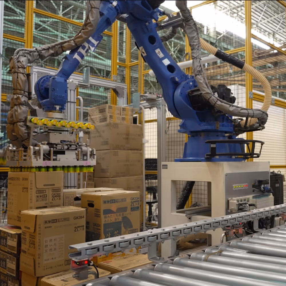 An OSARO robot depalletizing.
