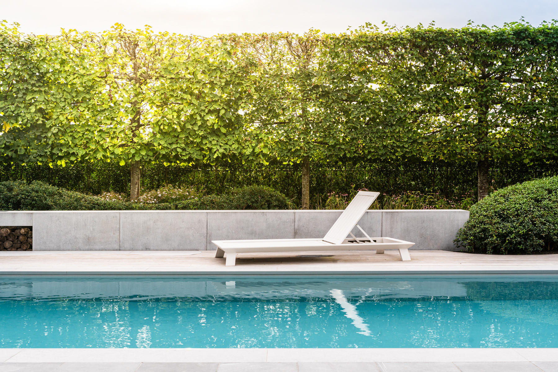 Zwembad en tuin in harmonie