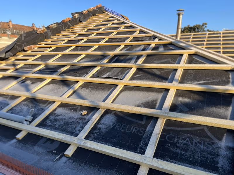 Rénovation toiture tuiles Toulouse - Remplacement couverture par couvreurs Occitans