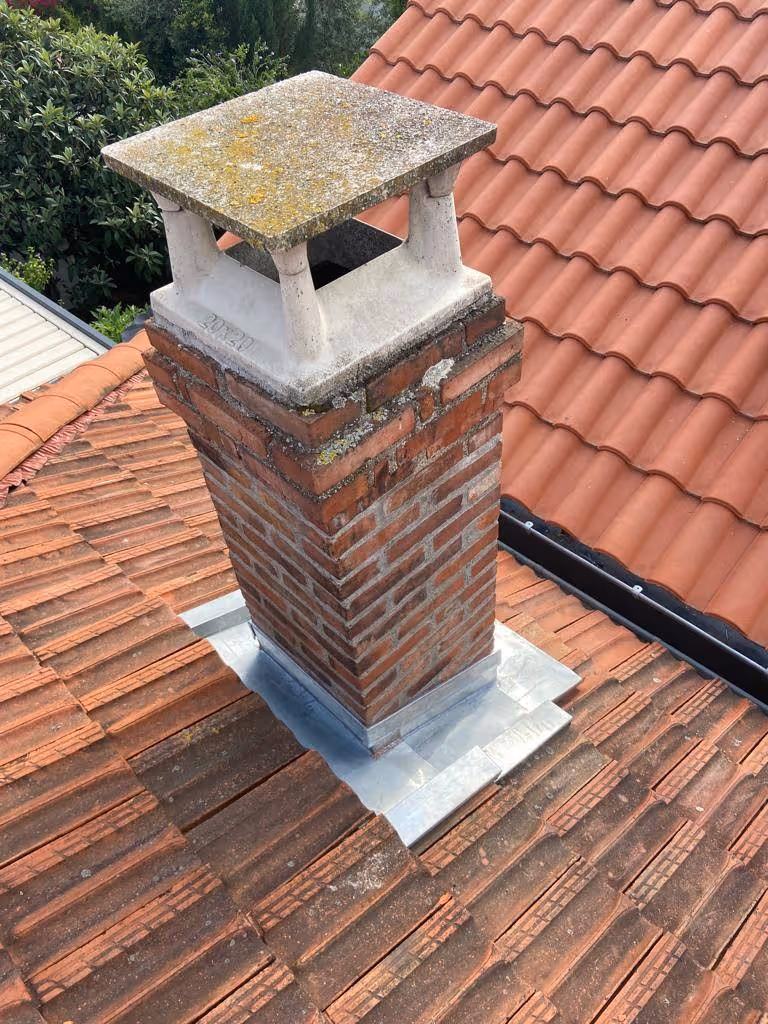 Raccordement étanchéité toiture Toulouse - Abergement cheminée zingueurs Occitans