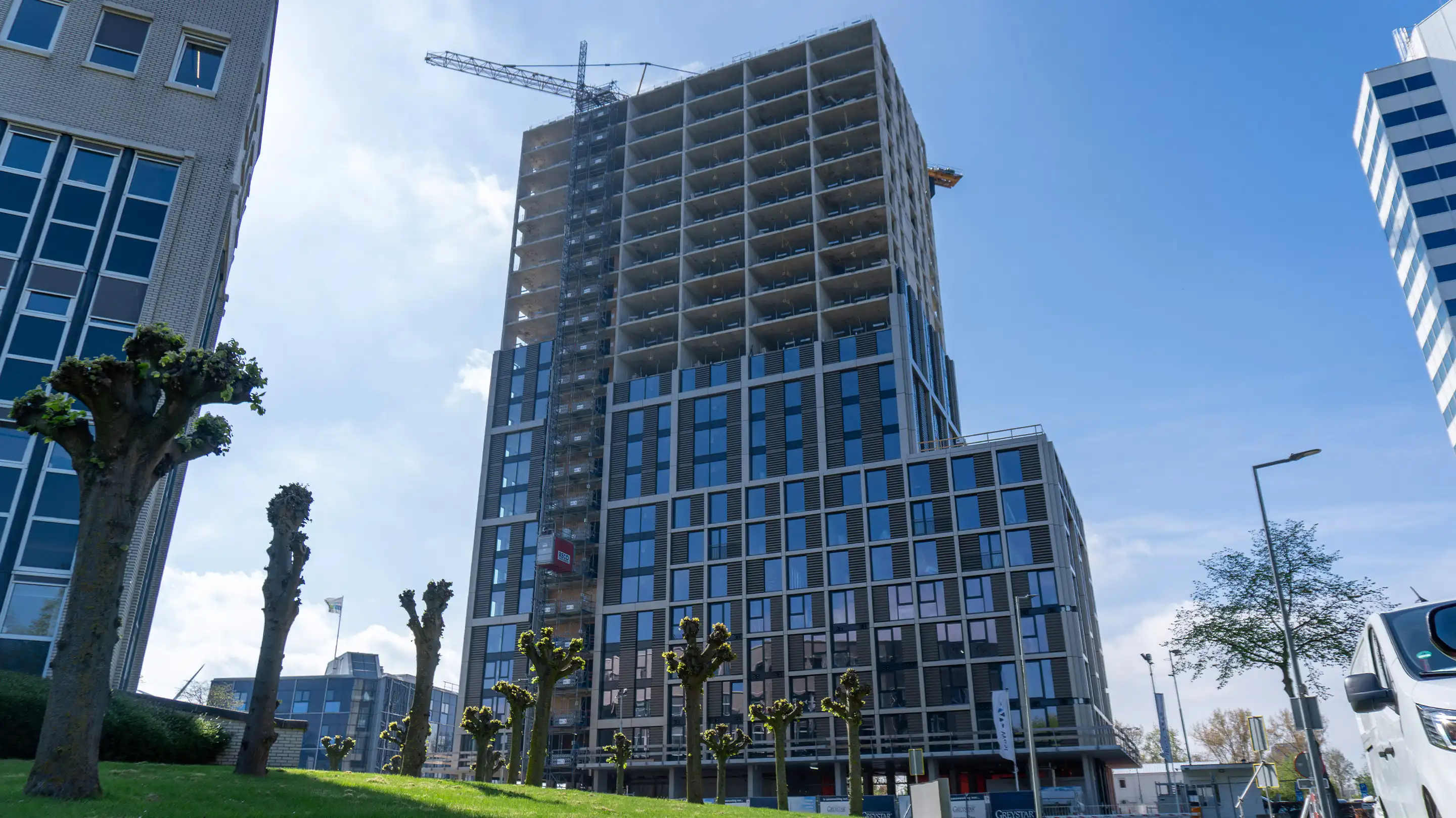 Front view of the construction of the Canvas Living building in Brainpark Rotterdam.