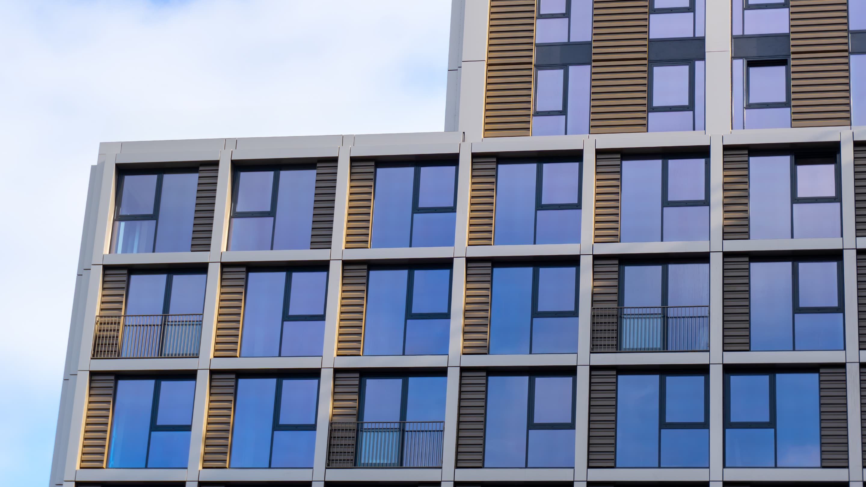 Windows and AKR facade grilles at the Canvas Living building in Brainpark Rotterdam.
