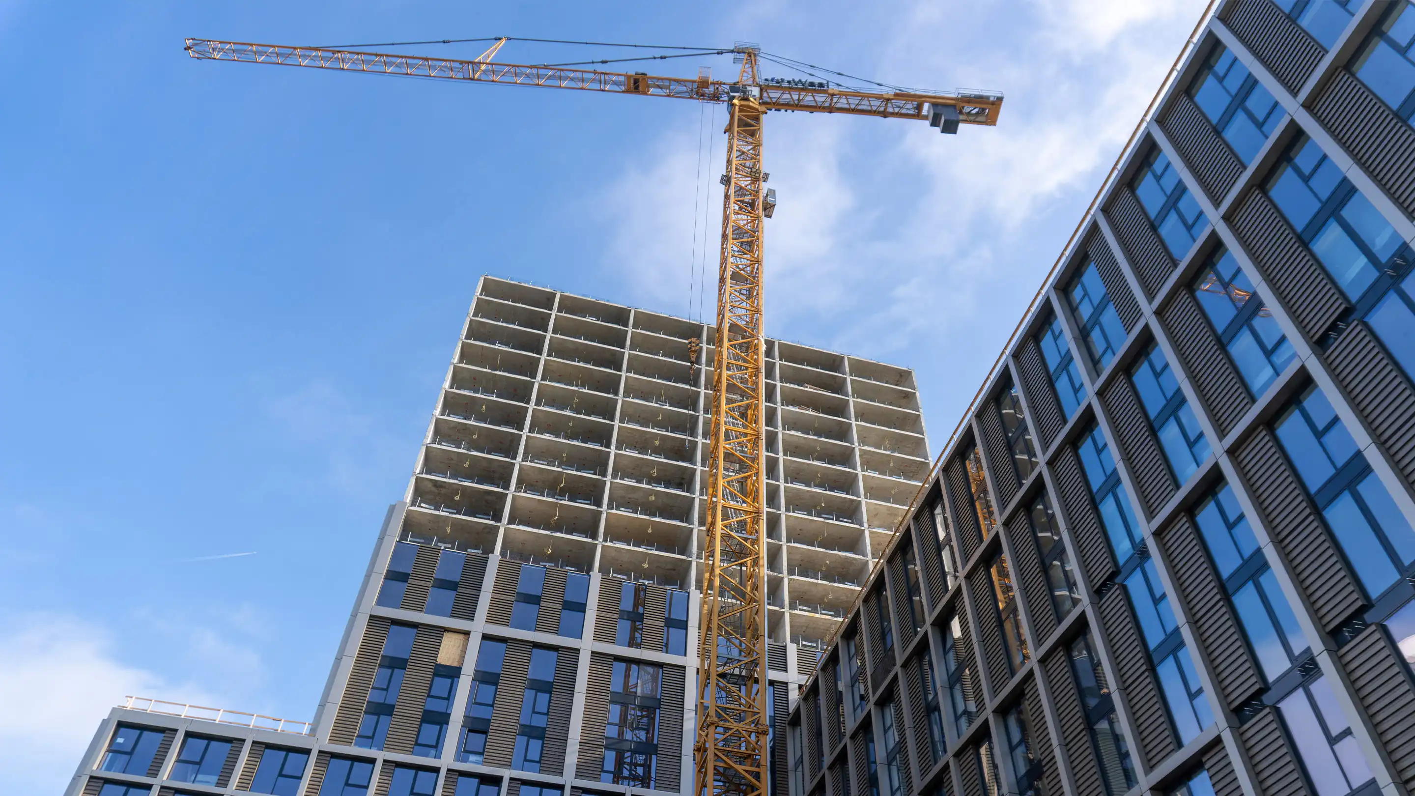 Construction with crane of the Canvas Living building in Brainpark Rotterdam.