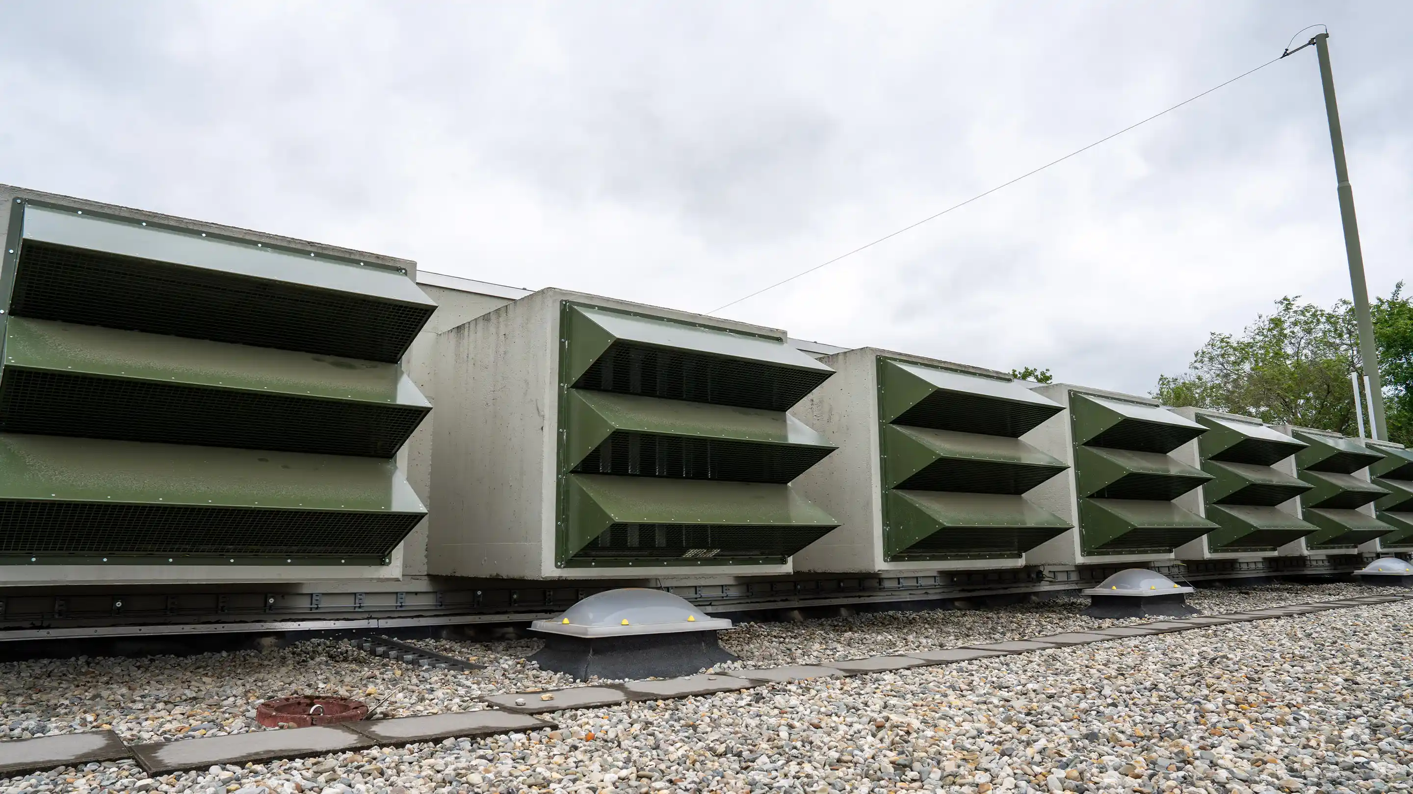 Ventilation grilles on roof of Enexis Gennep transformer..