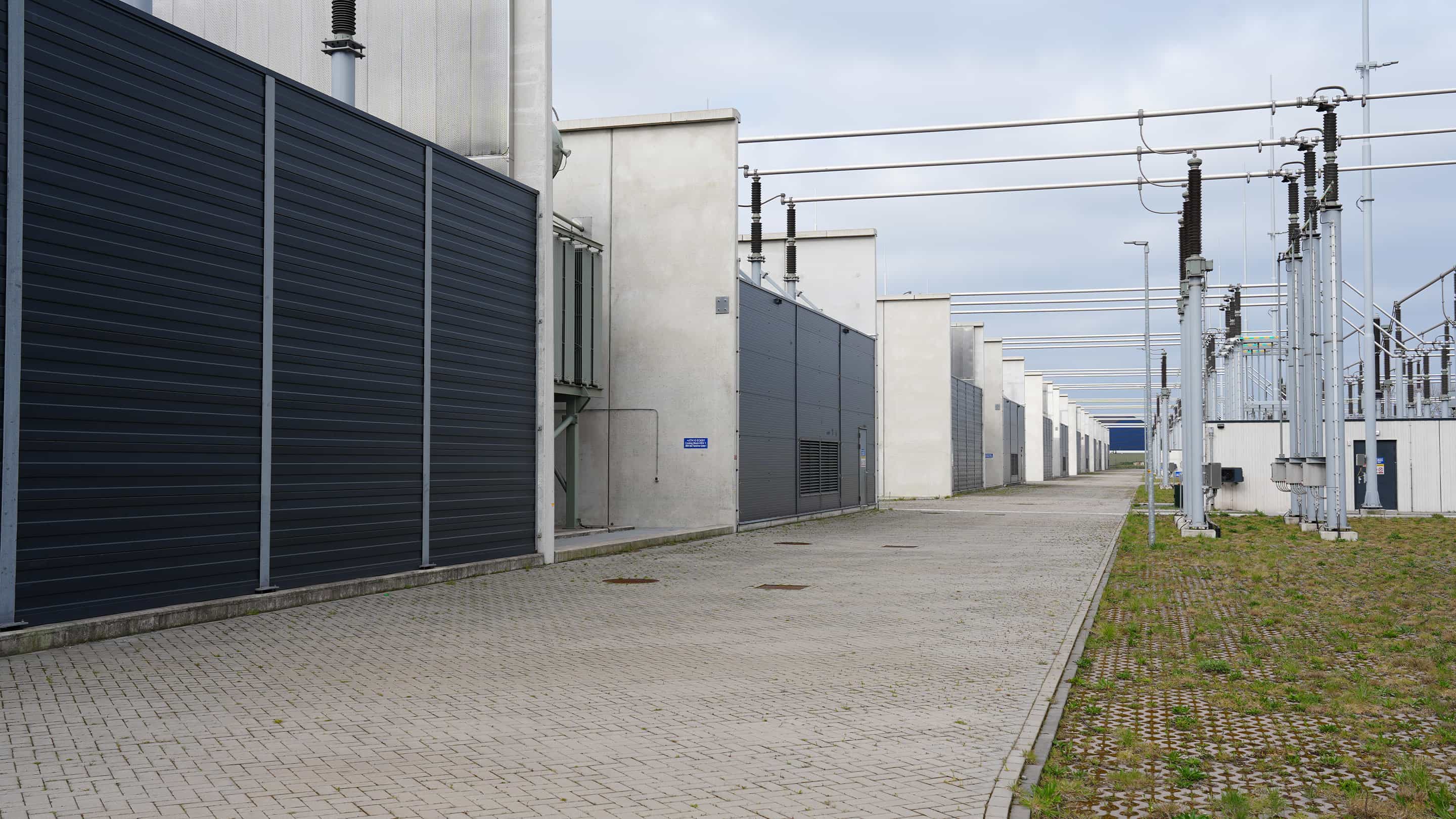 Shunt reactor’s connection to the transformer station.