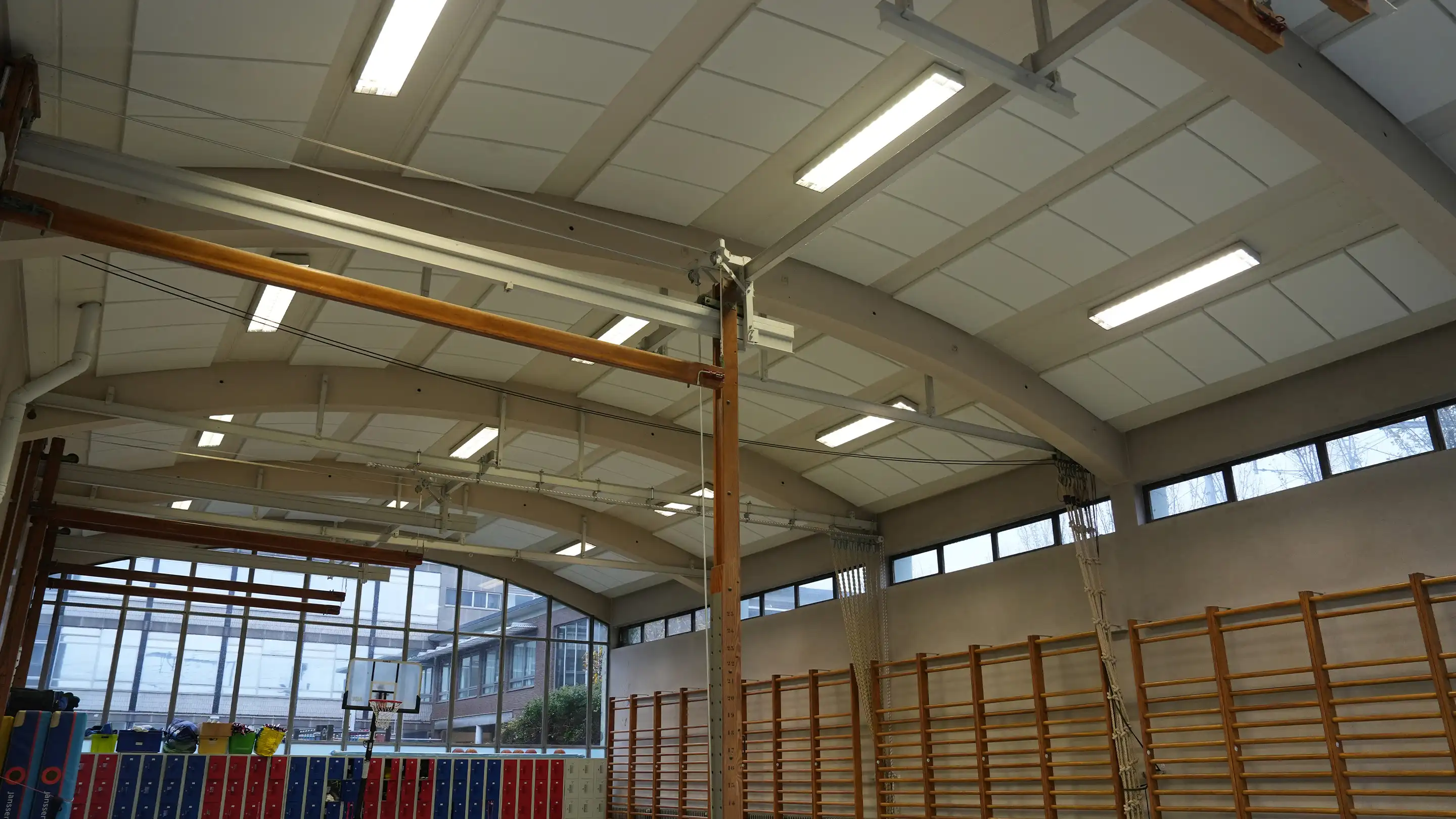 Sportomundo, with acoustic Akotherm panels on ceiling, made by Merford.