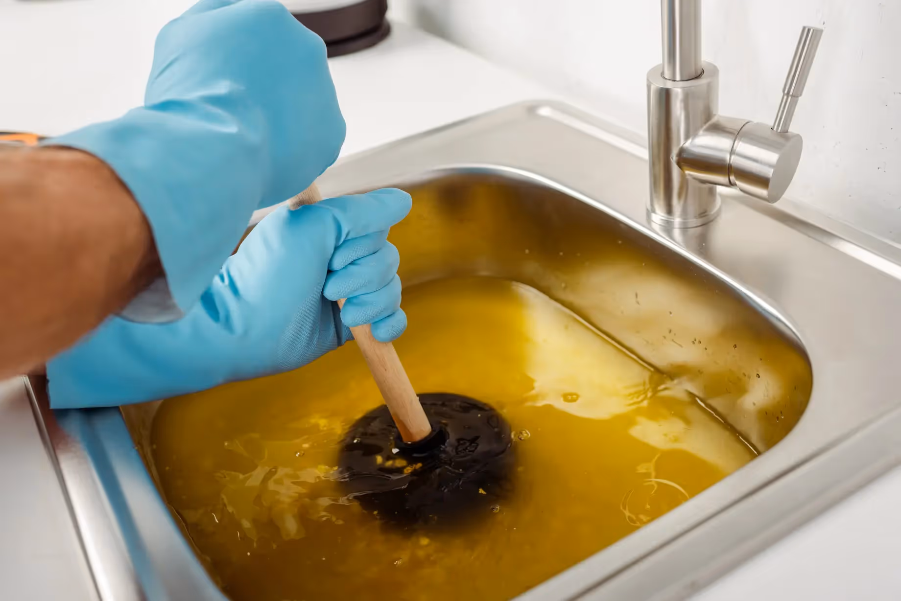 How Our Experts Handle Clogged Drain Problems in San Antonio