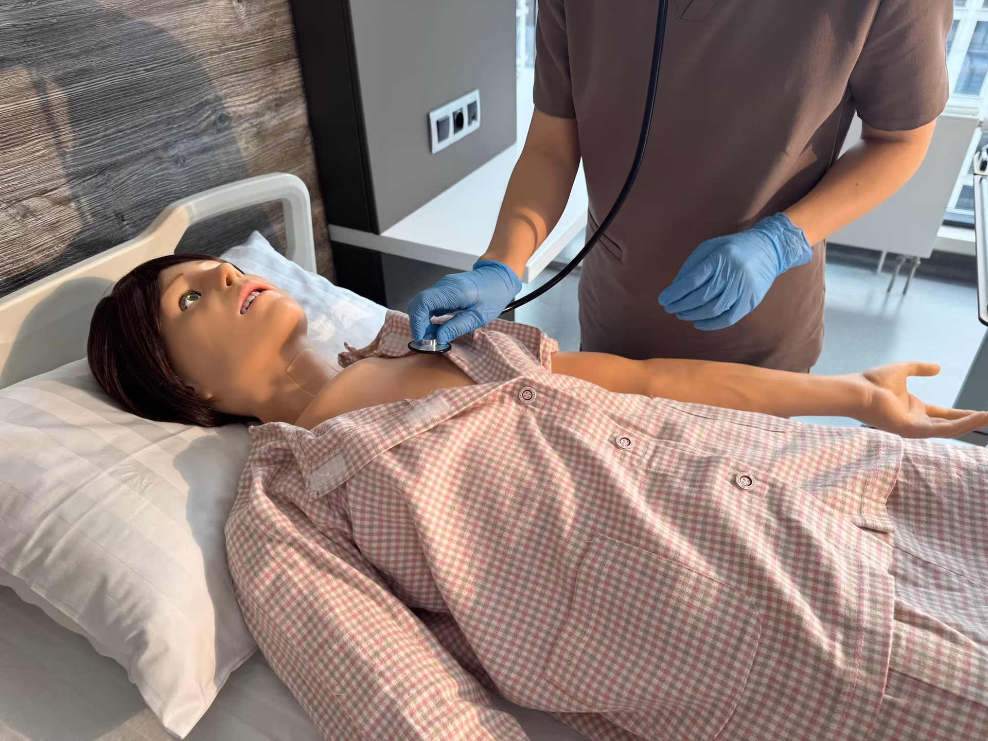 female patient simulator