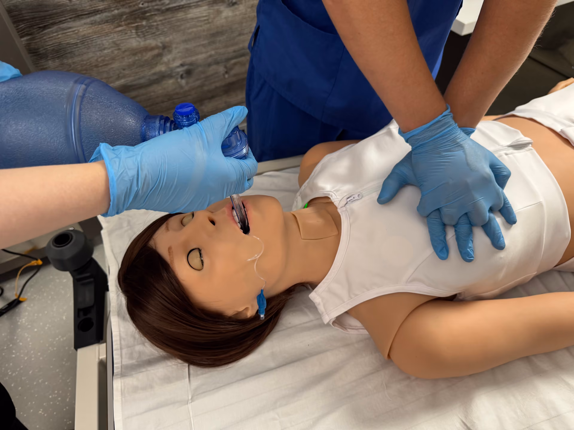 female medical manikin