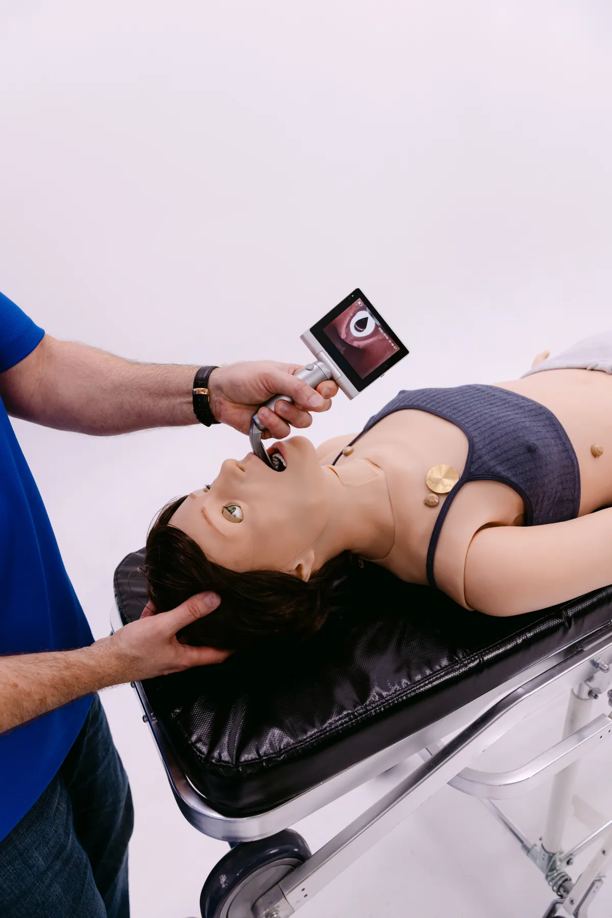 Intubation training on the Lisa patient simulator with AirwayVision