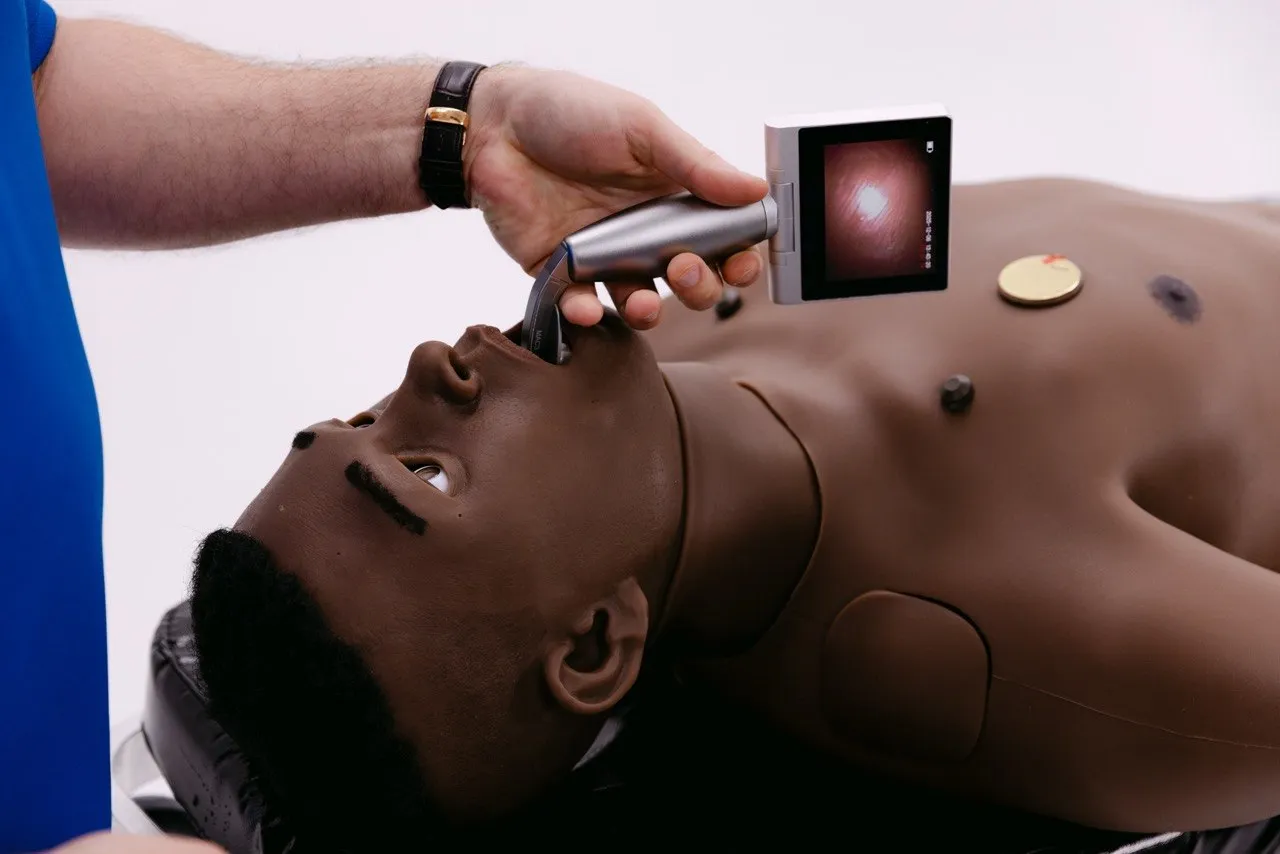 Intubation training on the Leonardo patient simulator with AirwayVision