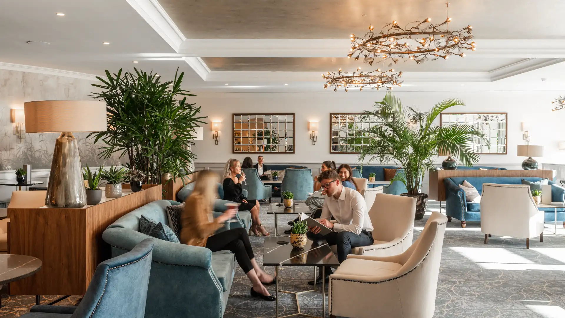 Goldie's Cocktail Lounge interior design