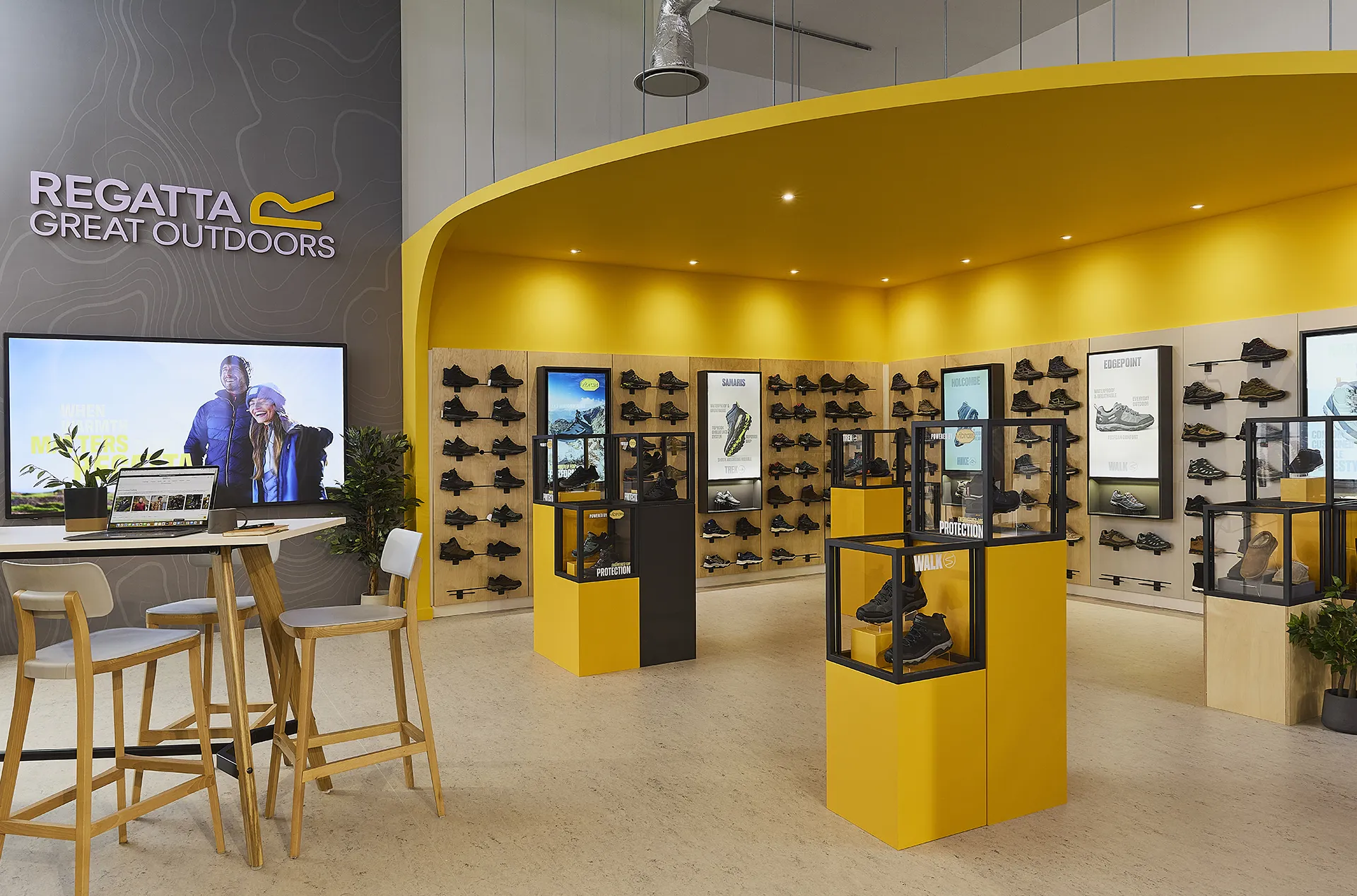 Regatta wholesale showroom interior design