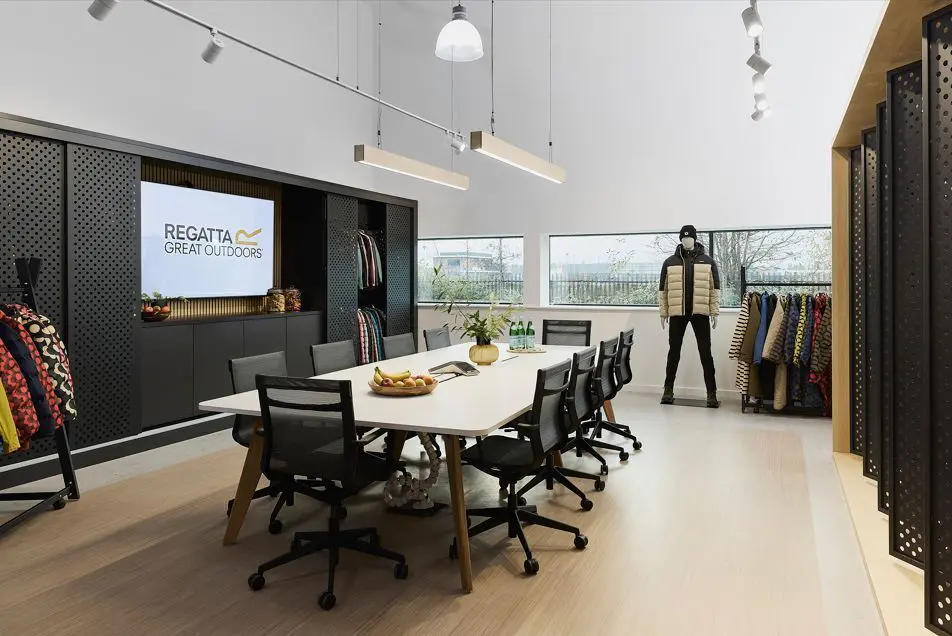Regatta wholesale showroom interior design