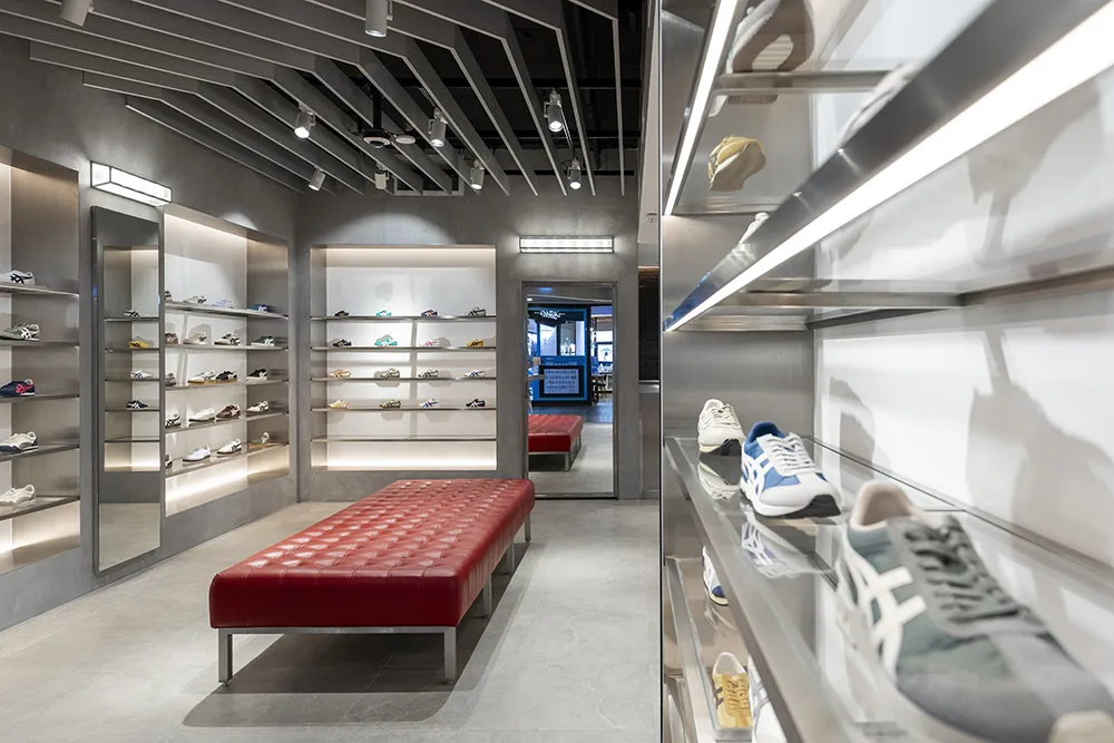Onitsuka Tiger interior design