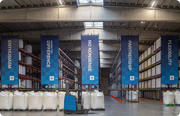 Van Moer Logistics & Optioryx collaboration