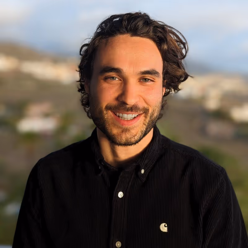 Melvin Fernandez - Photo