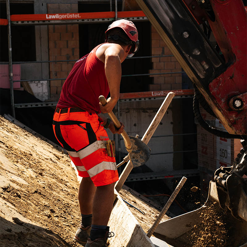 Mitarbeiter auf Baustelle