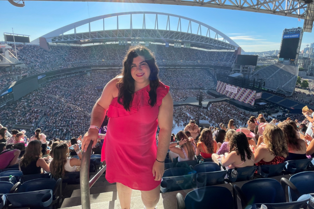 Freelance creative marketer Alexa Phillips at a concert.