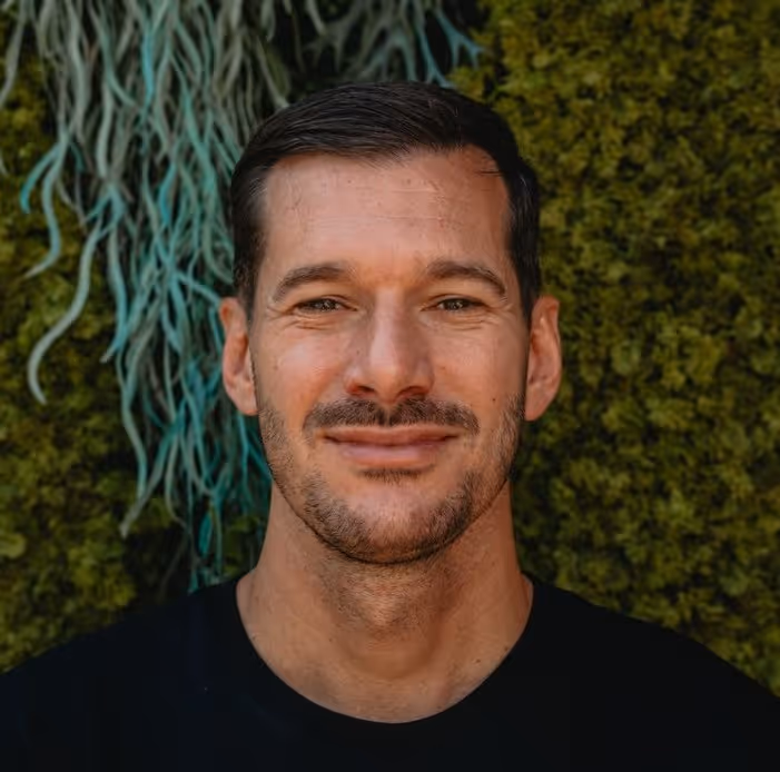 Robin Schuster Portrait