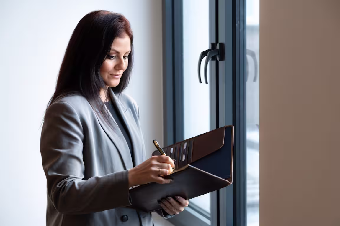 Legal and administrative review of the deed of sale by an experienced real estate agent