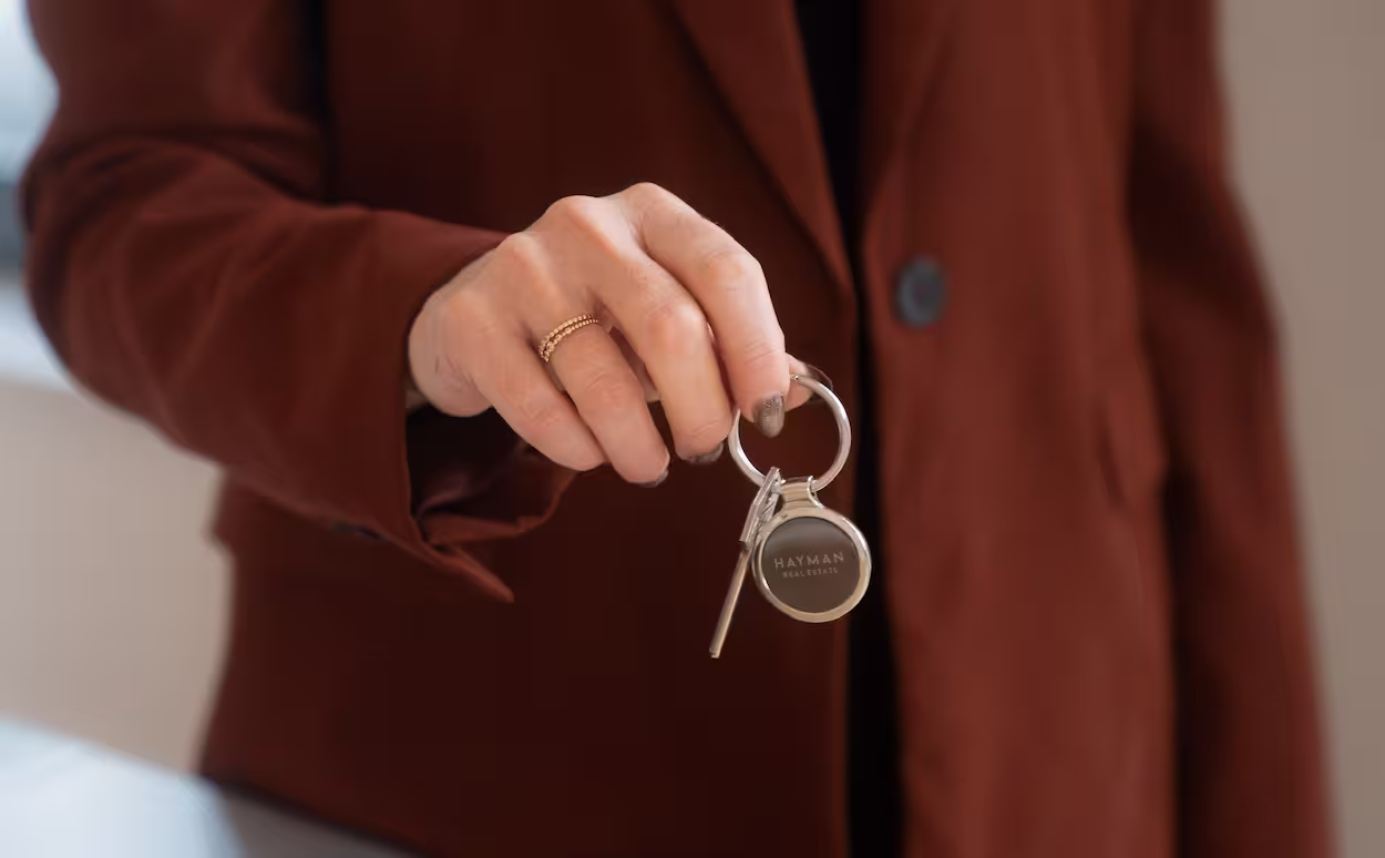 Nieuw huis gekocht, oude woning nog niet verkocht: wat nu?