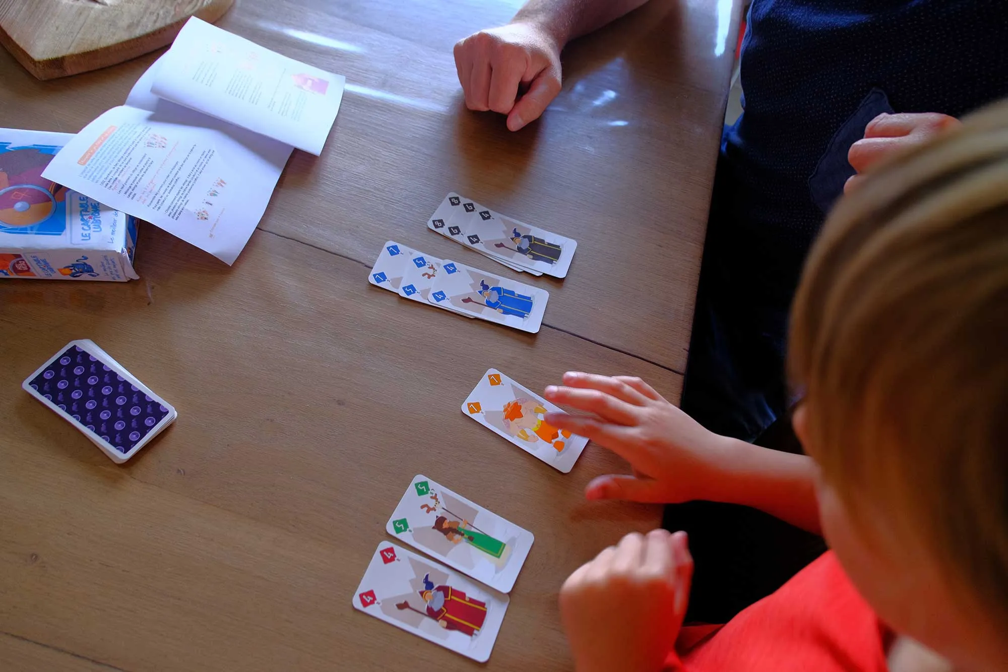 Des enfants jouant au jeu Odin
