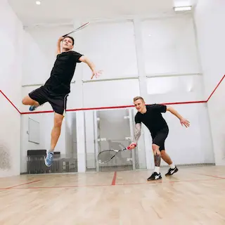 Découvre le Squash de Talence : sport dynamique et activités pour toute la famille