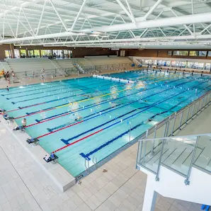 famille profitant de l’UCPA Aqua Stadium à Mérignac