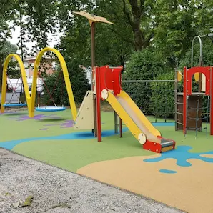 aire de jeux Pablo Neruda à Pessac avec structure à grimper