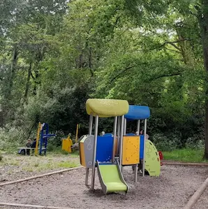 aire de jeux ombragée du Parc Luchey à Mérignac