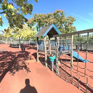 aire de jeux Saint-Michel à Bordeaux près des quais