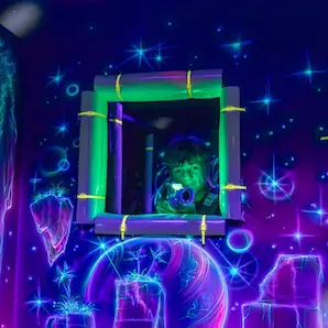 laser game au centre Ortalissa avec un enfant de 6 à 7 ans