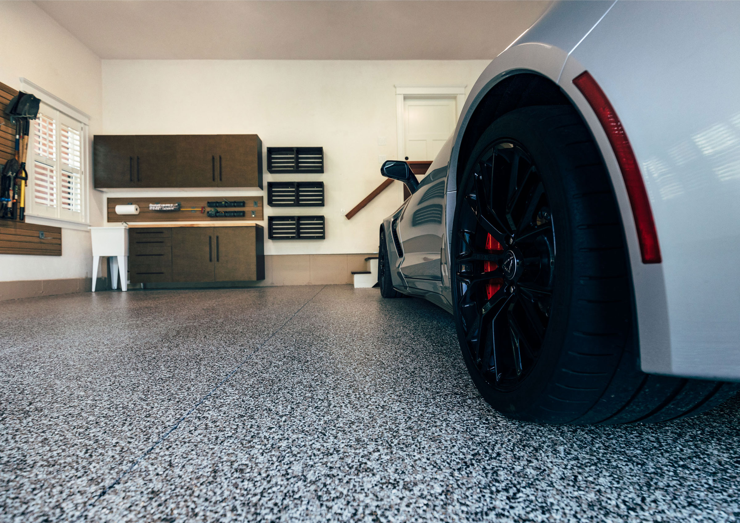 [background image] image of modern auto shop (for an automotive service)