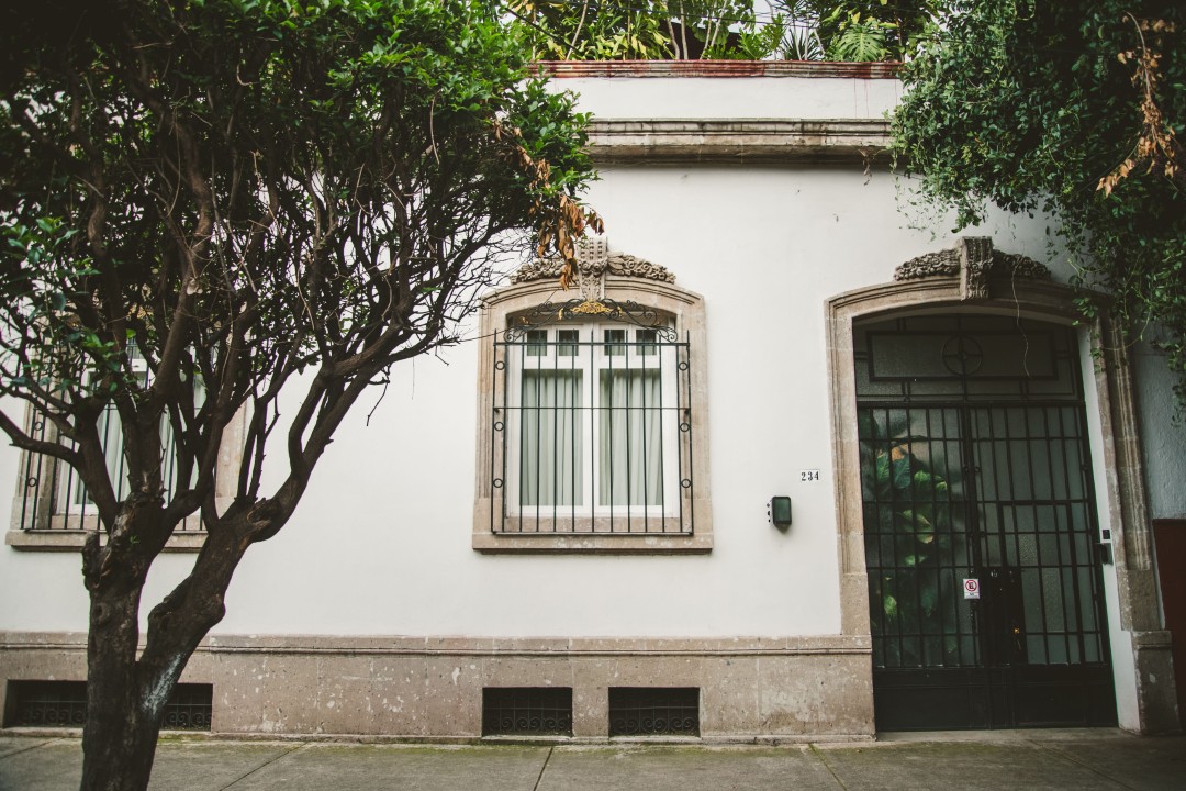 Stylish Colonial Stay in Roma Norte W Rooftop 8BR — La Roma, CDMX
