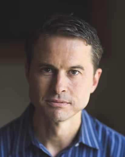 Dr. Brendan Nyhan