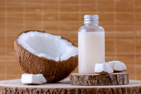 Coconut oil is a good home remedy for glowing skin.